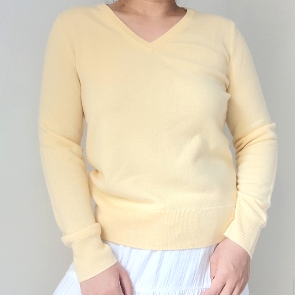 Quince Butter Yellow Cashmere V-Neck Crew Sweater, S